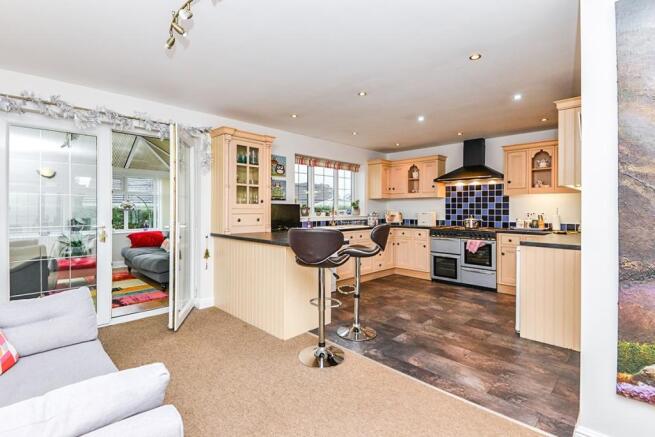 Kitchen / Family Roo