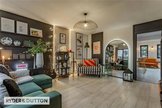 4 bed Semi-Detached for sale Image 11