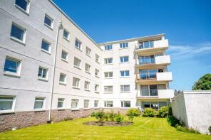 40, Castlebay Court, Largs KA30 8DS