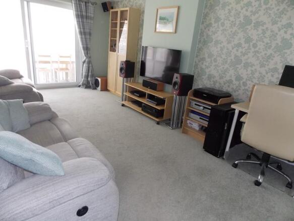Lounge/dining room