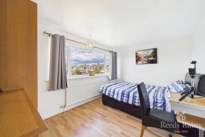 4 bed Detached for sale Image 6