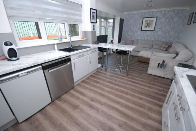 Kitchen Diner 1