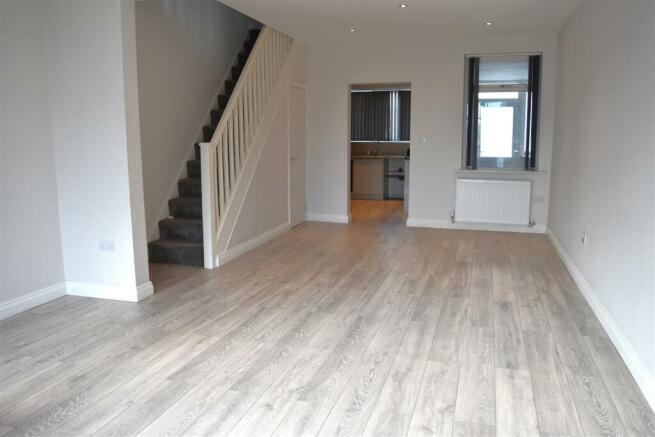 LOUNGE DINING ROOM