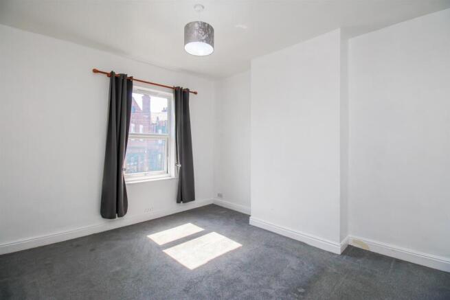 2 bed Terraced for sale Image 6