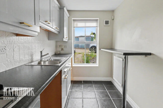 3 bed Town House for sale Image 5