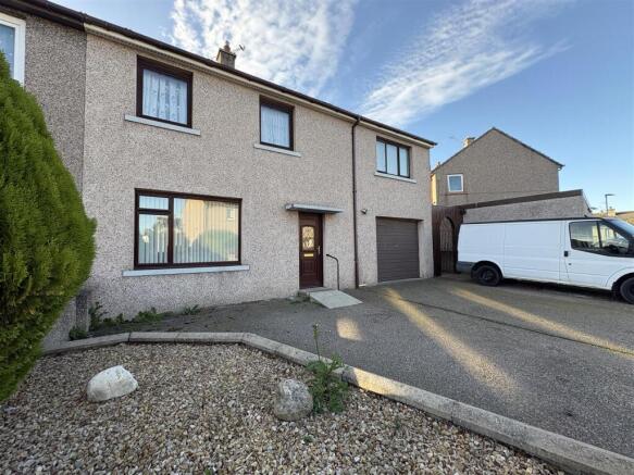 4 Longmoor Crescent, Elgin