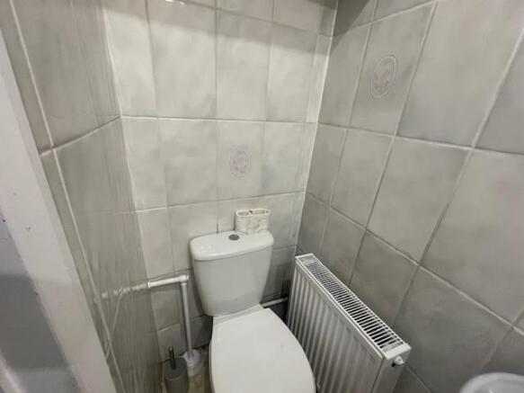 Toilet.jpg