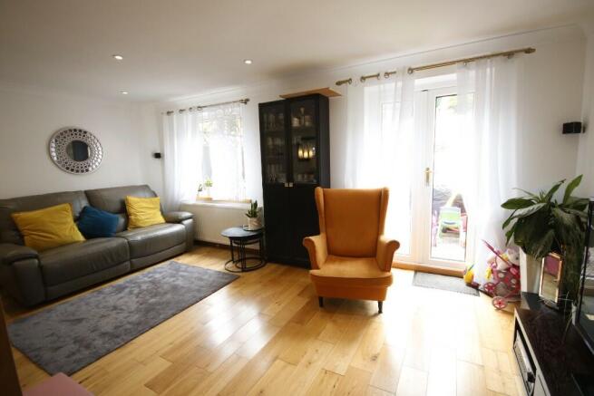 Lounge/Dining Rm