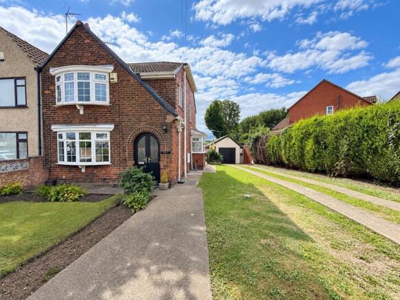 property_exterior_bright_natural_2.jpg