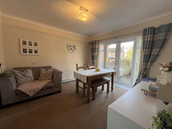 3 bed Semi-Detached for sale Image 10