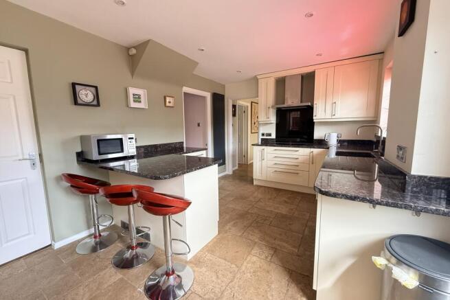 Kitchen/Bfast Room