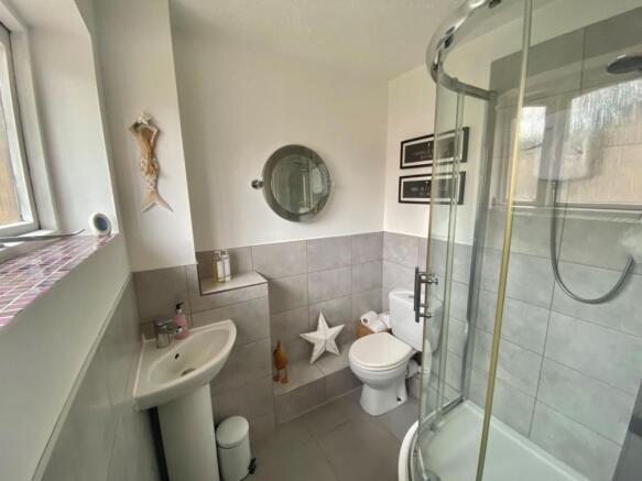 SHOWER ROOM