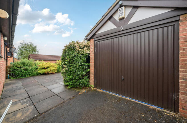 2 bed Bungalow for sale Image 10
