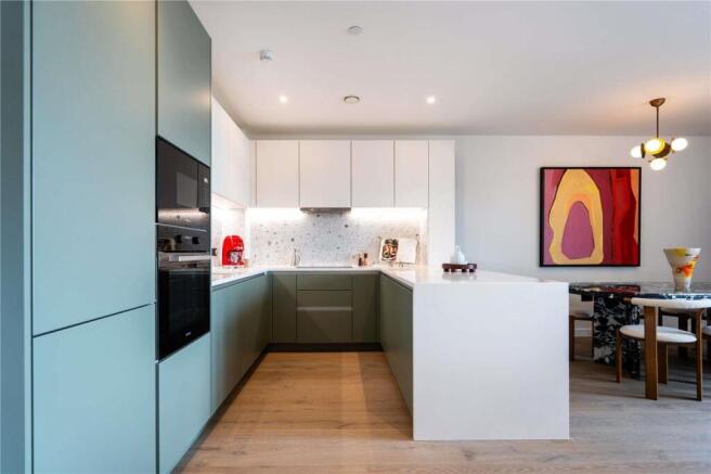 KITCHEN (PHOTO OF SHOW APARTMENT)