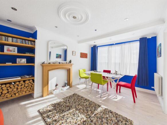 2 bed Flat for sale Image 9