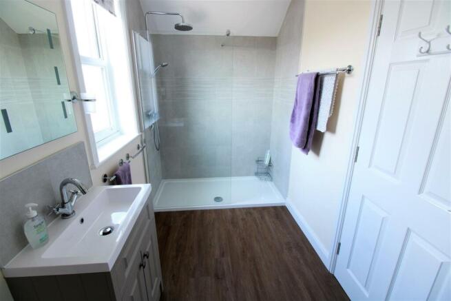 Shower Room.jpg