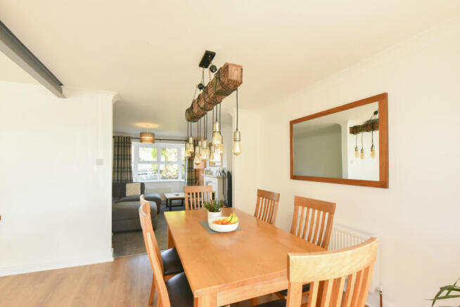 4 bed Detached for sale Image 4