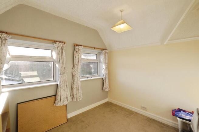 4 bed Detached Bungalow for sale Image 11
