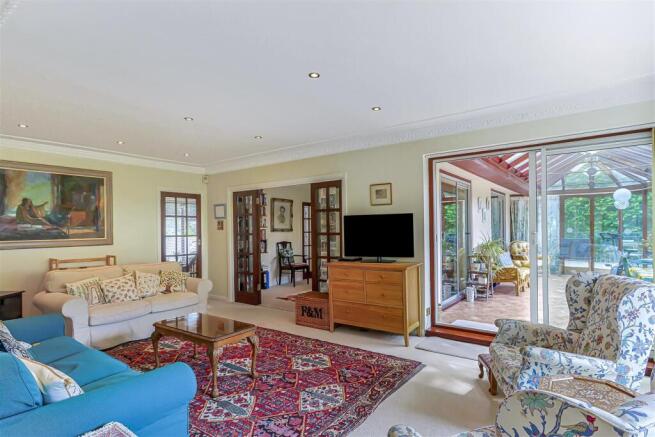 Canford Cliffs Road, Canford Cliffs photo 4