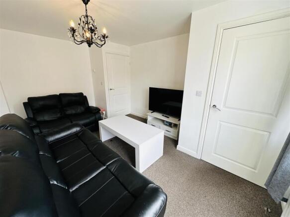 3 bed Terraced for sale Image 6