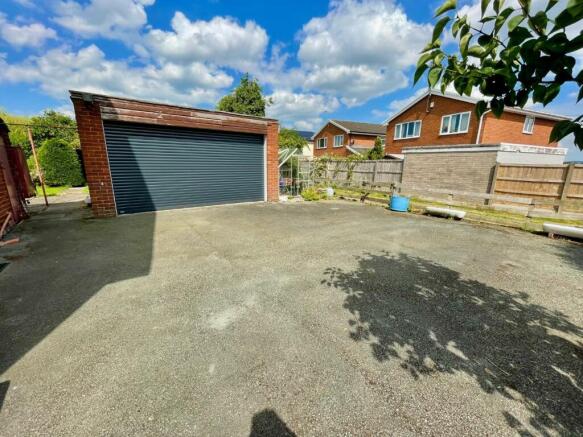 DOUBLE GARAGE