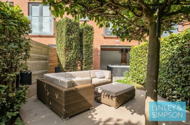 3 bed House for sale Image 8