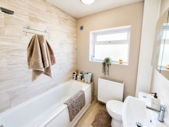 3 bed Terraced for sale Image 7