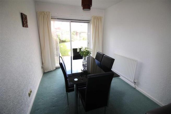 LOUNGE/DINING ROOM