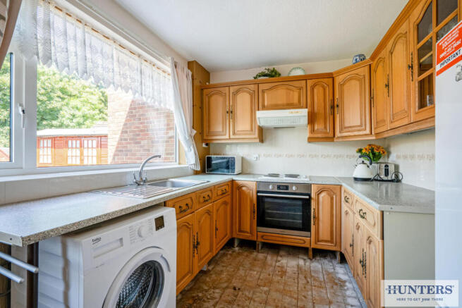 Whitestone Crescent, Yeadon, Leeds photo 4