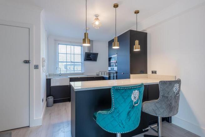 4 bed Town House for sale Image 4