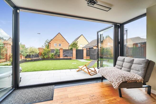 4 bed Detached for sale Image 9