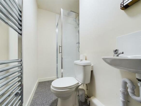 4 bed Block of Apartments for sale Image 9