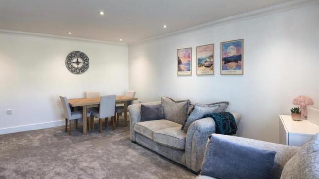 Lounge/Dining Room