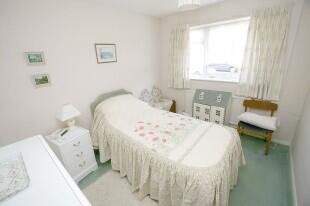 Bedroom 2 Photo 1