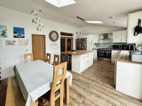 Kitchen/Dining Room
