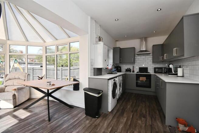 Kitchen / dining room