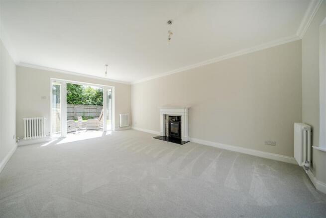 Living room 2.jpg