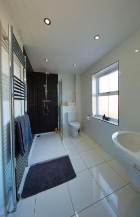 29 Usk Rd 0440.jpg