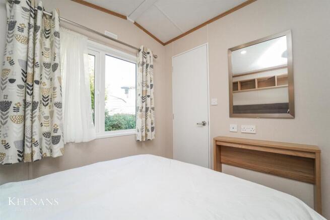 2 bed Park Home for sale Image 6