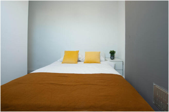 5 bed House to rent Image 4