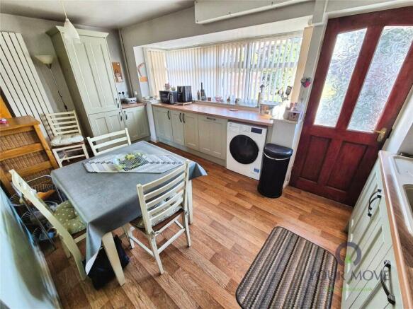 Kitchen / Dining Roo