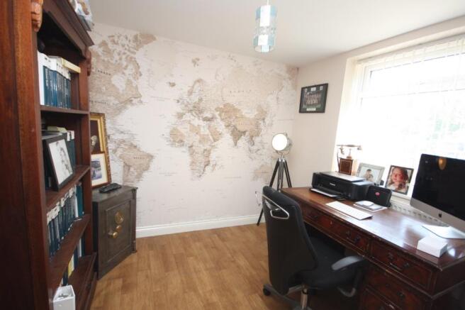 4 bed Detached for sale Image 6