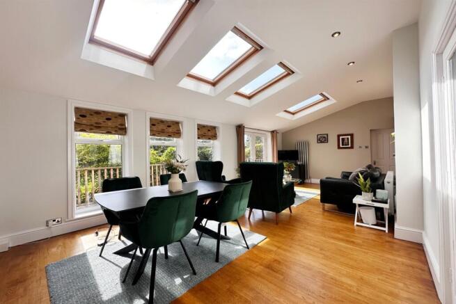 Sitting/Dining Room
