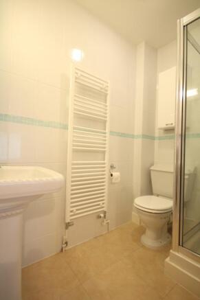 En-Suite to Master Bedroom