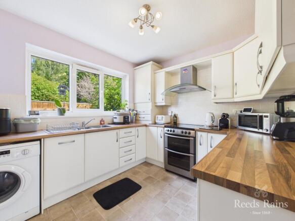 2 bed Apartment for sale Image 12