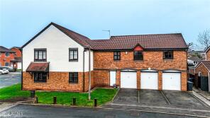 84, Furness, Glascote, Tamworth B77 2QH