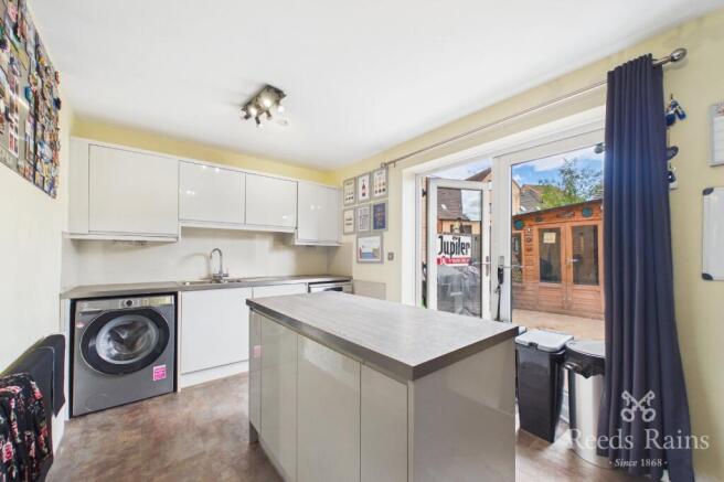 5 bed Terraced for sale Image 5