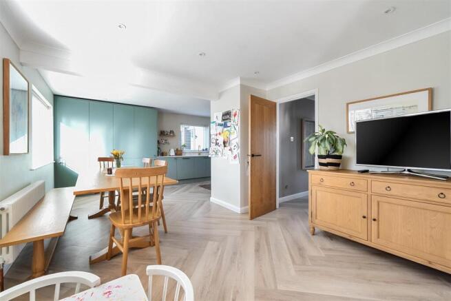 KITCHEN DINING ROOM