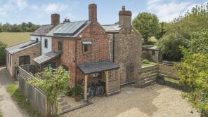 1, Garden Cottages, Framilode Passage, Gloucester GL2 7LF
