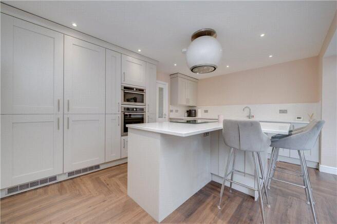 4 bed Semi-Detached for sale Image 7